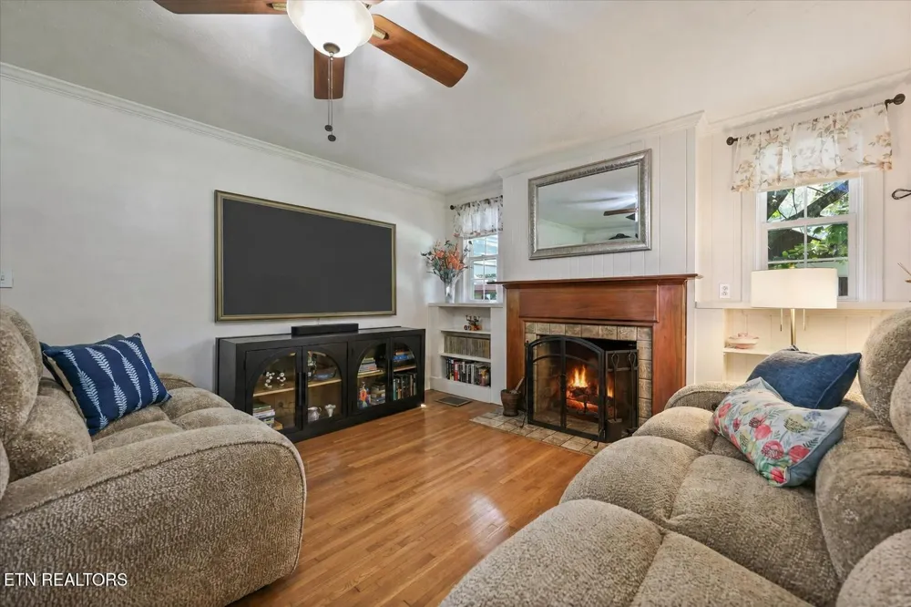128 Lonas Drive Maryville, TN 37803