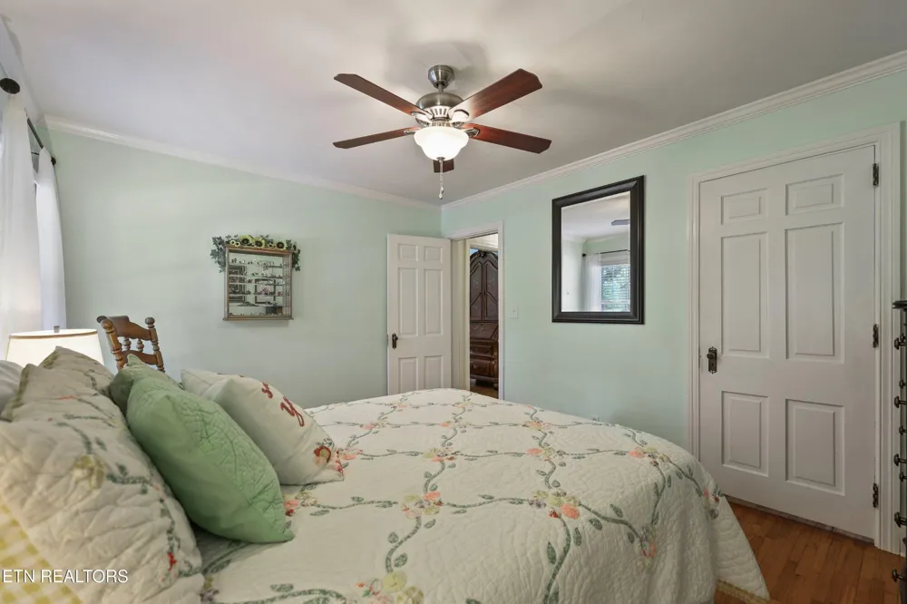 128 Lonas Drive Maryville, TN 37803