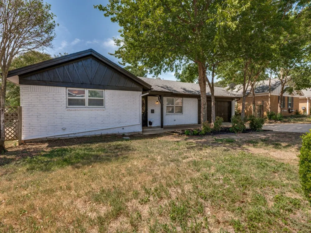 1909 Marlene Drive Euless, TX 76040