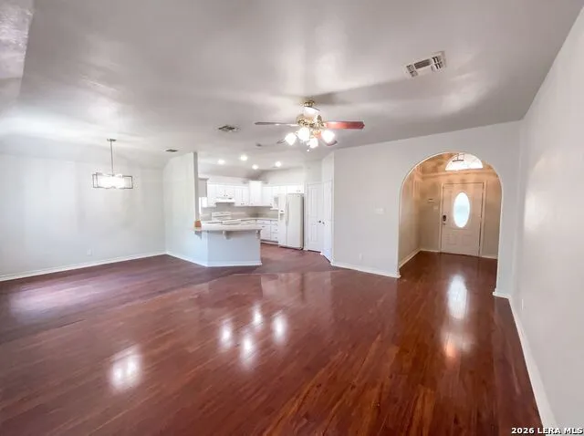 2106 GENEVA ST Castroville, TX 78009