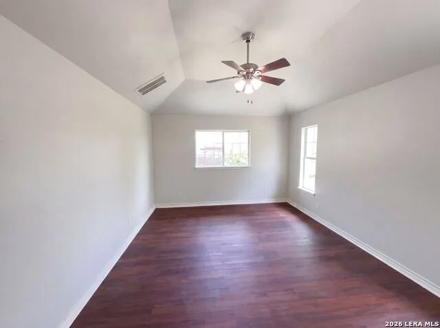 2106 GENEVA ST Castroville, TX 78009