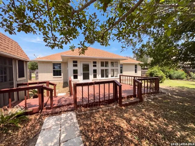 2106 GENEVA ST Castroville, TX 78009