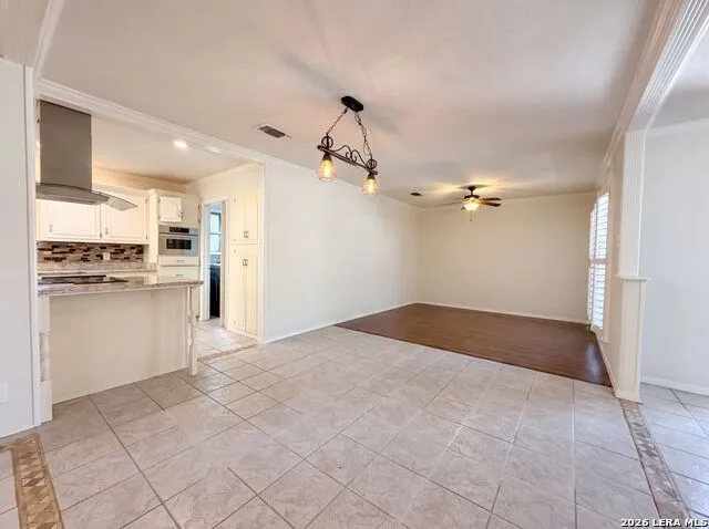326 DE SOTO DR Universal City, TX 78148