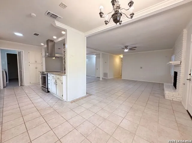 326 DE SOTO DR Universal City, TX 78148