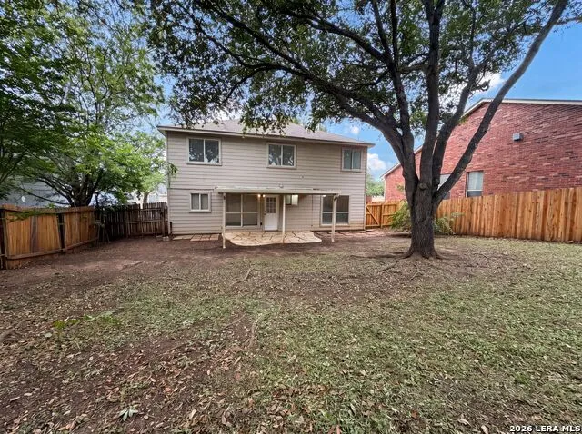 8423 BERRY KNOLL DR Universal City, TX 78148