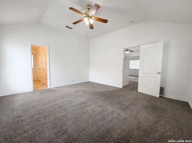 8423 BERRY KNOLL DR Universal City, TX 78148