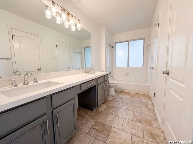 8423 BERRY KNOLL DR Universal City, TX 78148