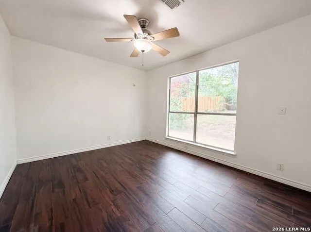 8423 BERRY KNOLL DR Universal City, TX 78148