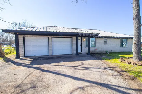 627 West Drive