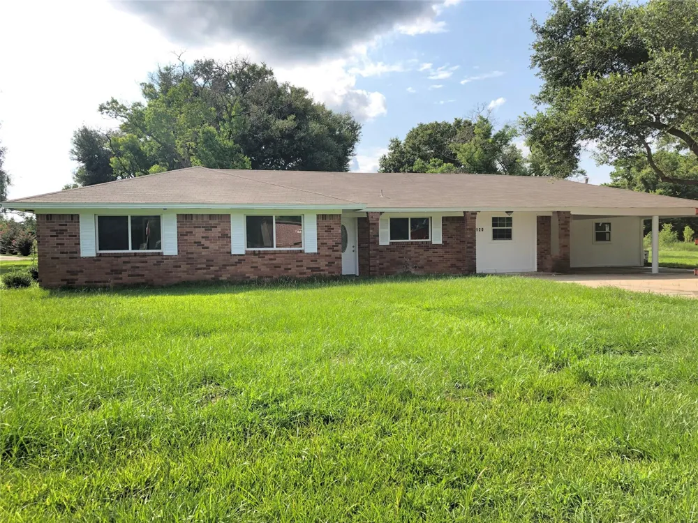 120 Shanklin Road Angleton, TX 77515