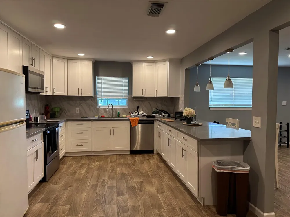 120 Shanklin Road Angleton, TX 77515