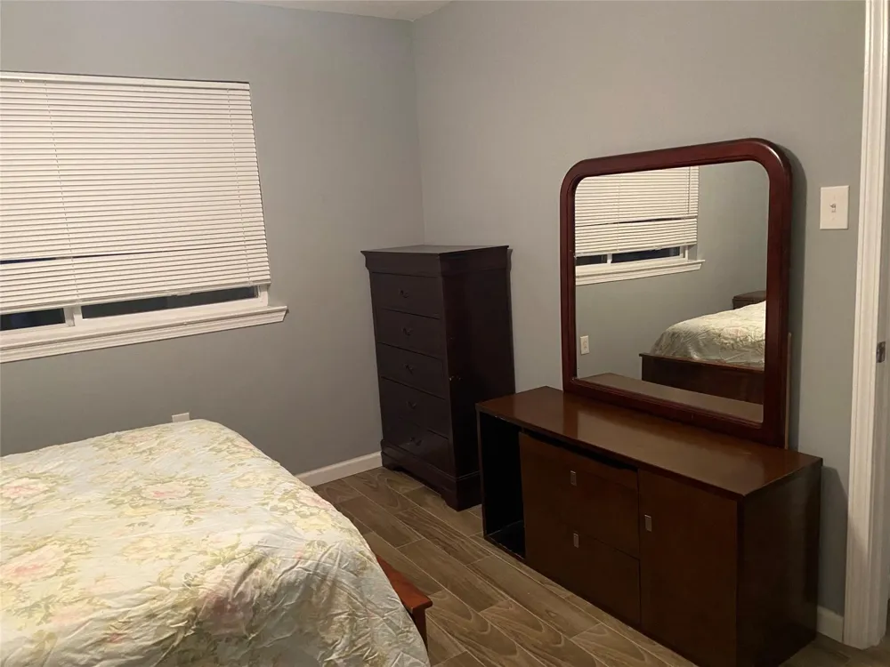 120 Shanklin Road Angleton, TX 77515