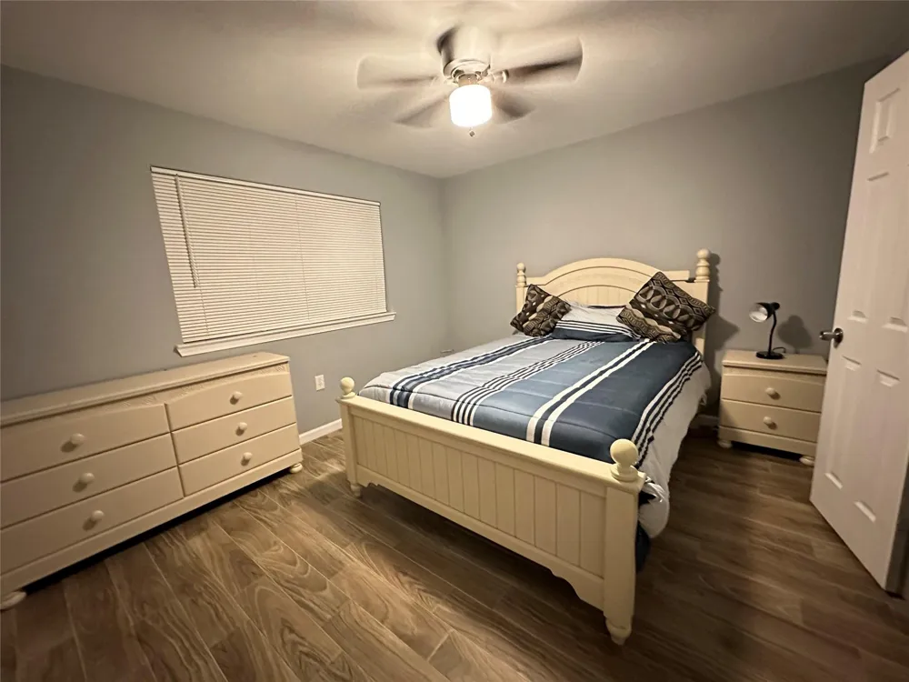 120 Shanklin Road Angleton, TX 77515