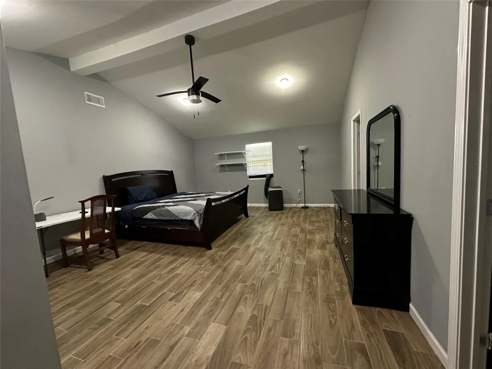 120 Shanklin Road Angleton, TX 77515