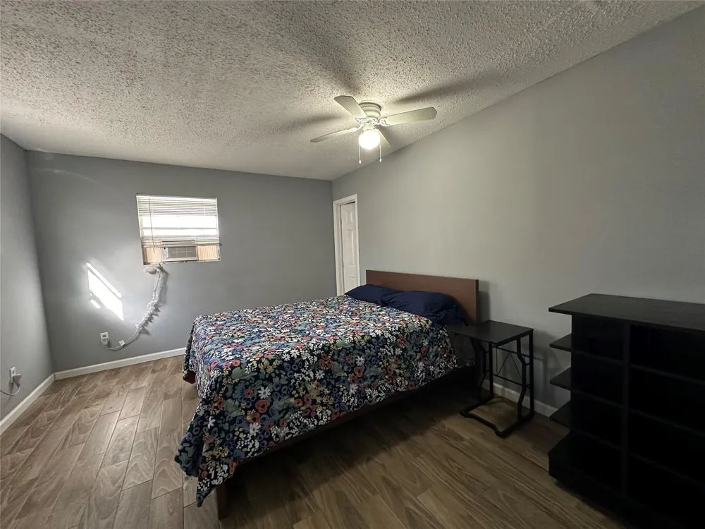 120 Shanklin Road Angleton, TX 77515