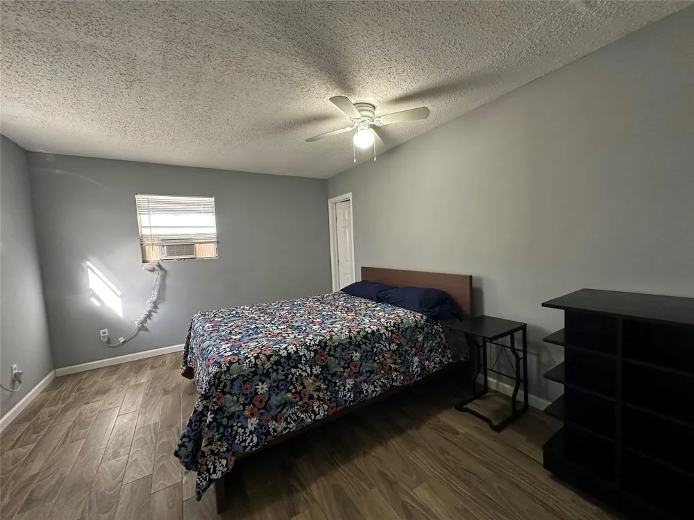 120 Shanklin Road Angleton, TX 77515