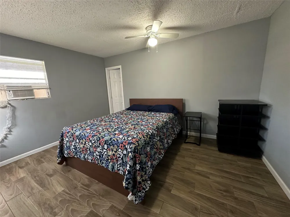 120 Shanklin Road Angleton, TX 77515