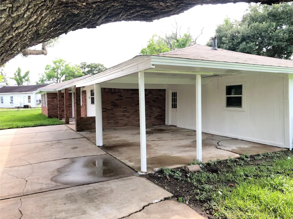 120 Shanklin Road Angleton, TX 77515