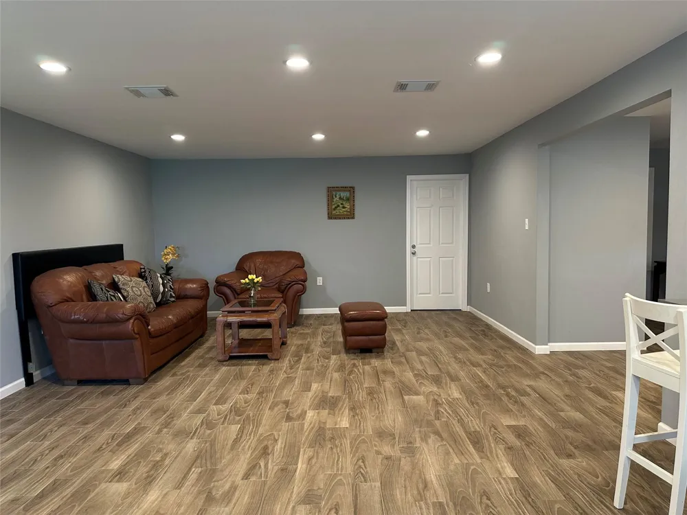 120 Shanklin Road Angleton, TX 77515