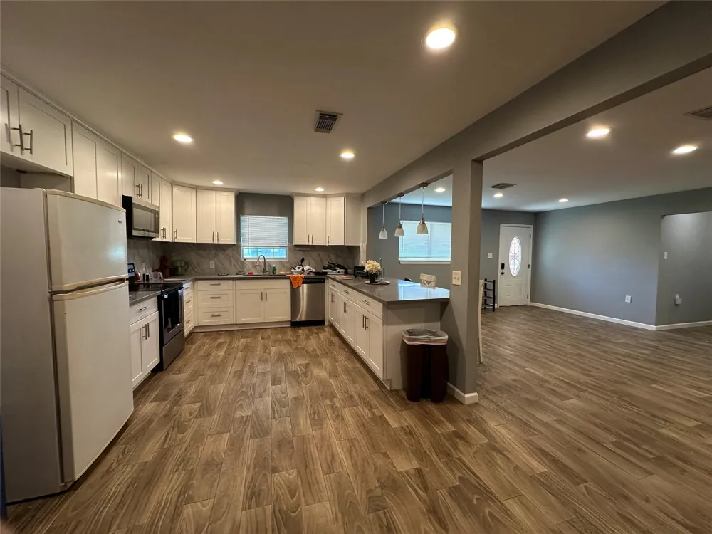 120 Shanklin Road Angleton, TX 77515
