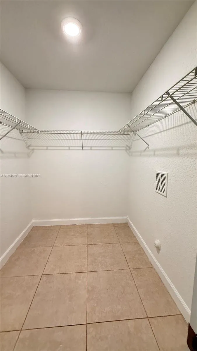 1018 Foster Rd Hallandale Beach, FL 33009
