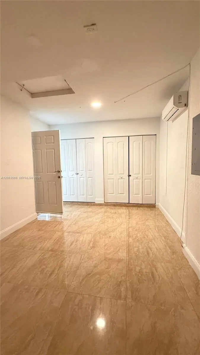 1018 Foster Rd Hallandale Beach, FL 33009