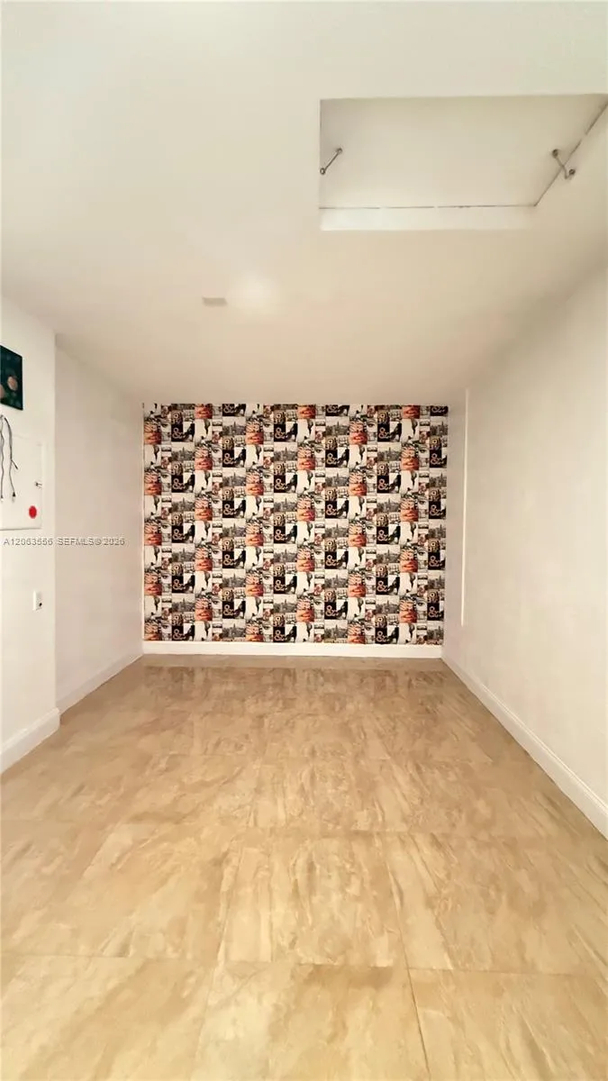 1018 Foster Rd Hallandale Beach, FL 33009