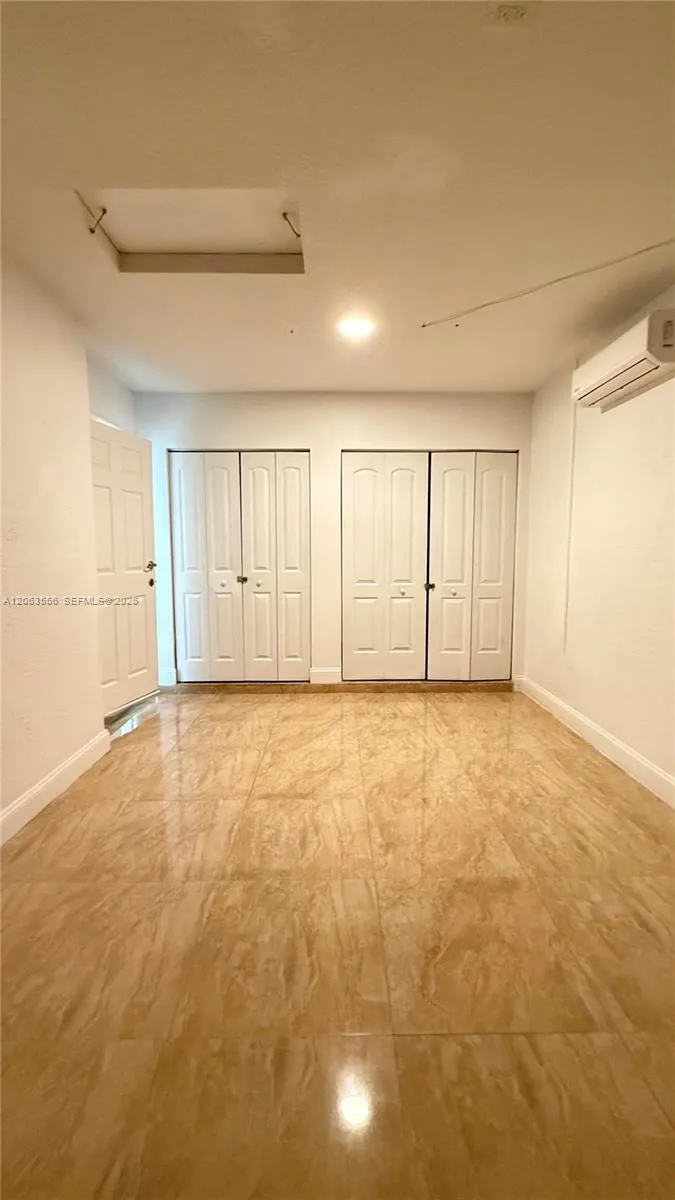 1018 Foster Rd Hallandale Beach, FL 33009
