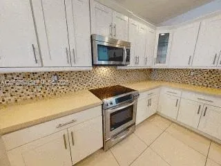 10428 NW 61st St Doral, FL 33178