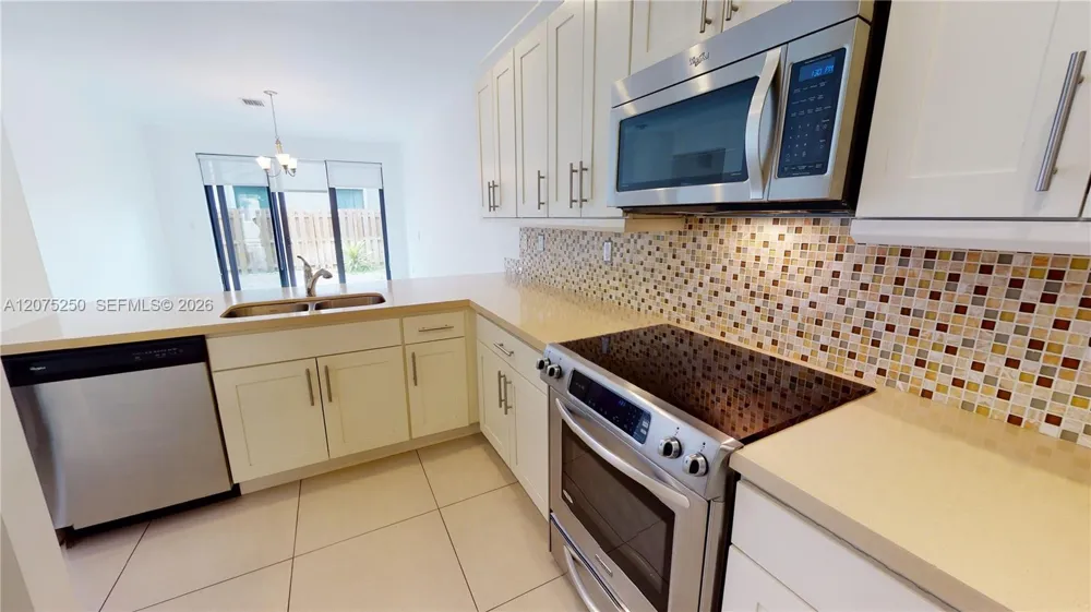 10428 NW 61st St Doral, FL 33178
