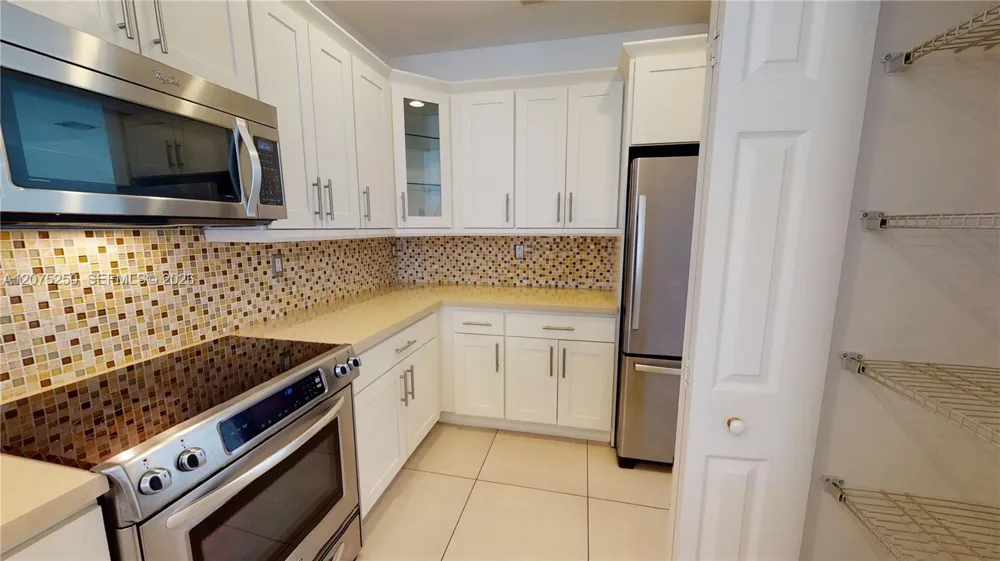 10428 NW 61st St Doral, FL 33178