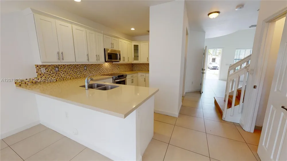 10428 NW 61st St Doral, FL 33178