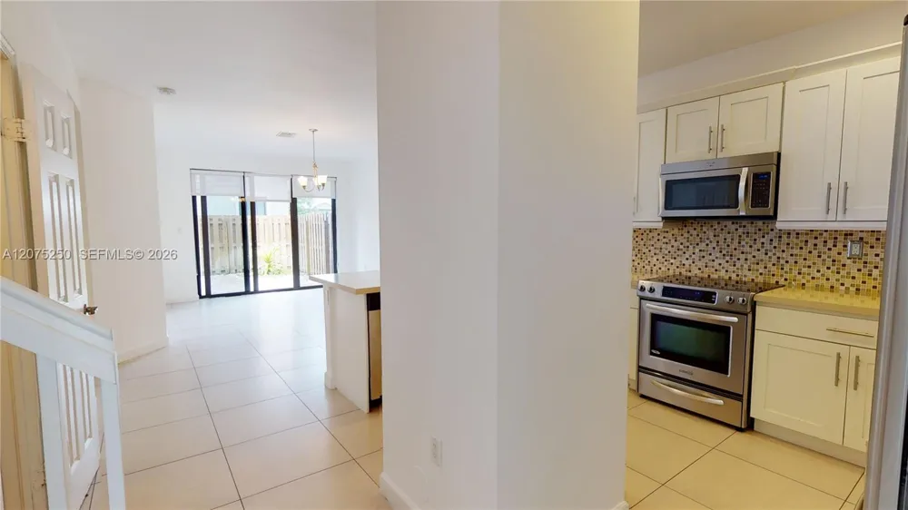 10428 NW 61st St Doral, FL 33178