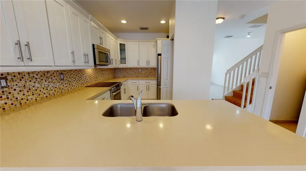 10428 NW 61st St Doral, FL 33178