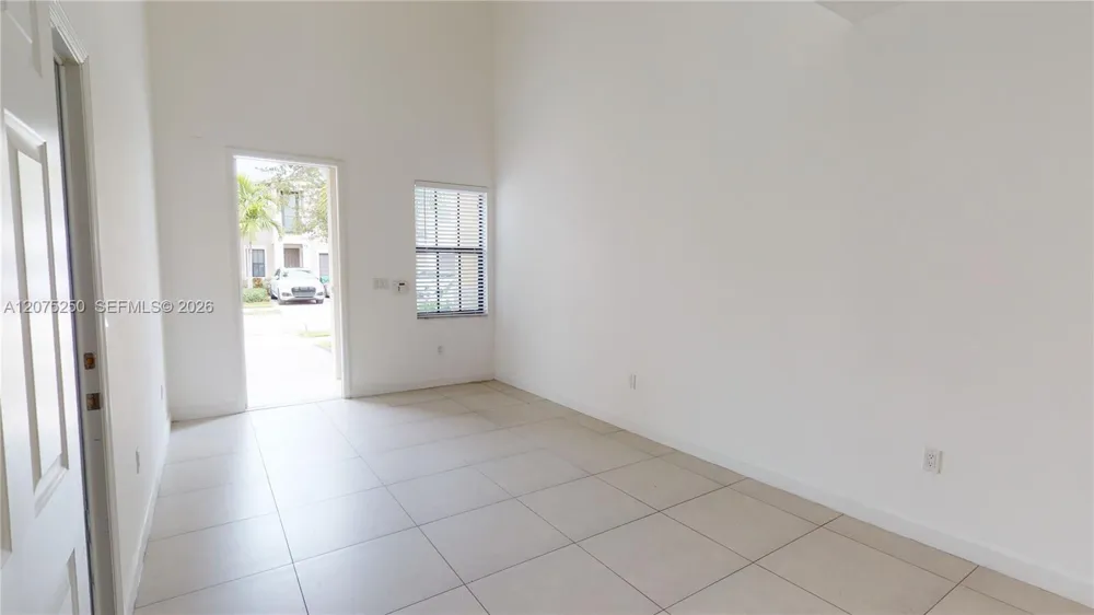 10428 NW 61st St Doral, FL 33178