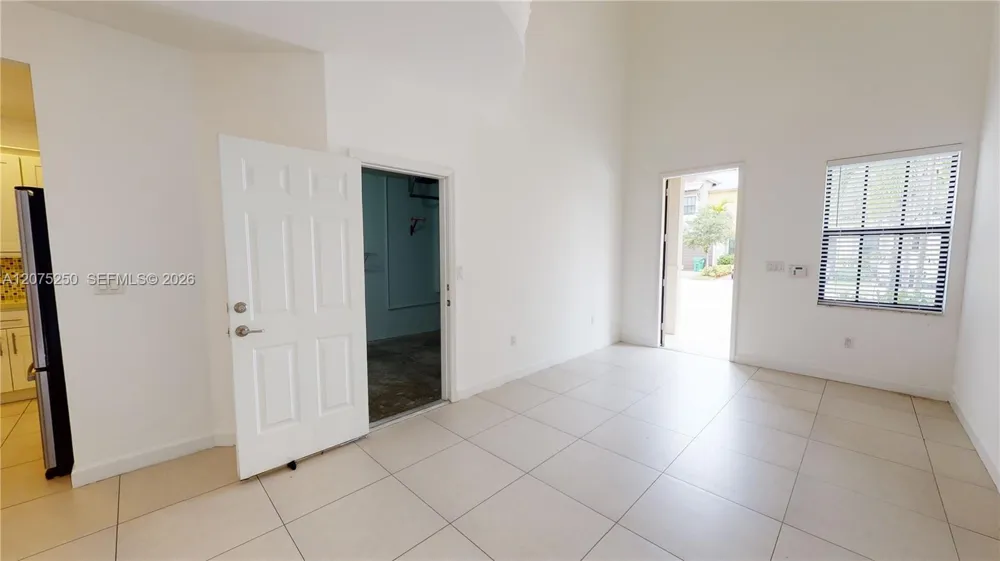 10428 NW 61st St Doral, FL 33178