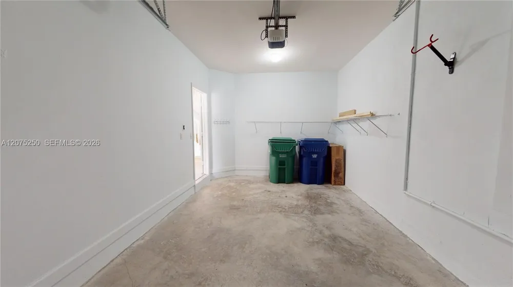 10428 NW 61st St Doral, FL 33178