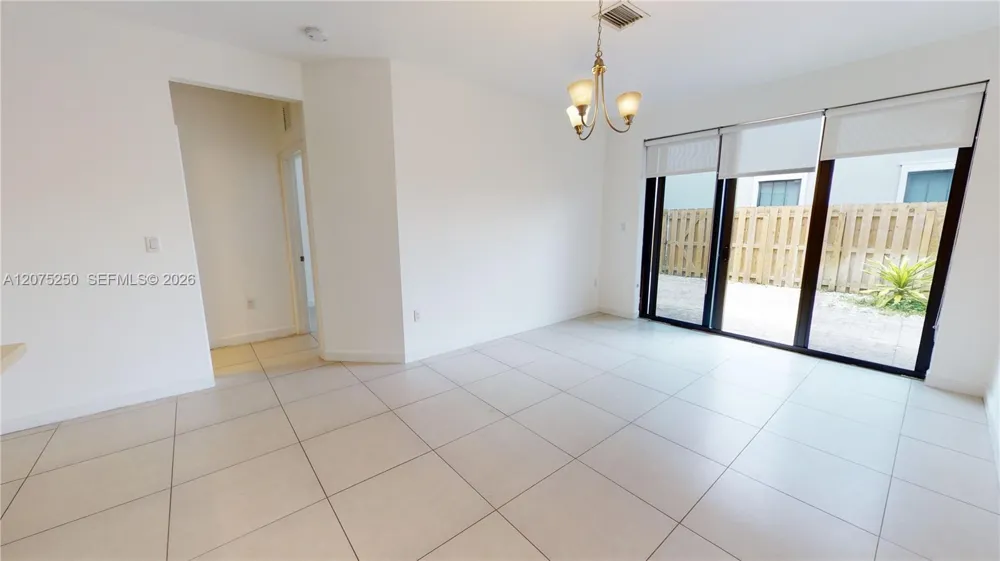 10428 NW 61st St Doral, FL 33178