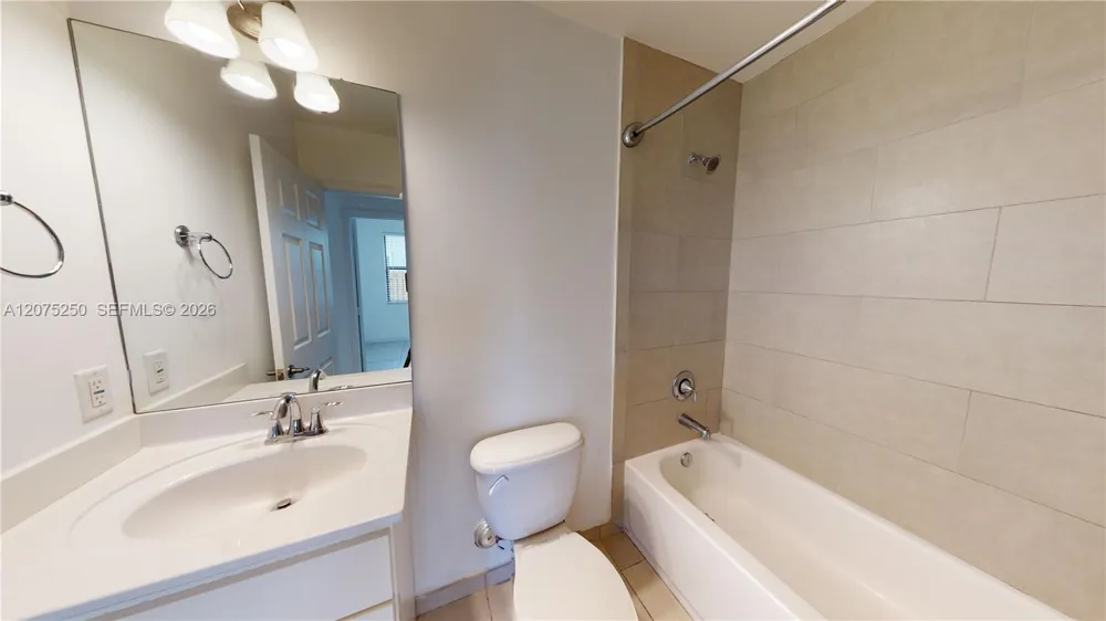 10428 NW 61st St Doral, FL 33178