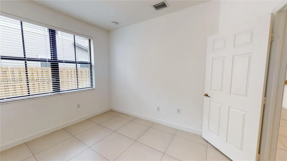 10428 NW 61st St Doral, FL 33178