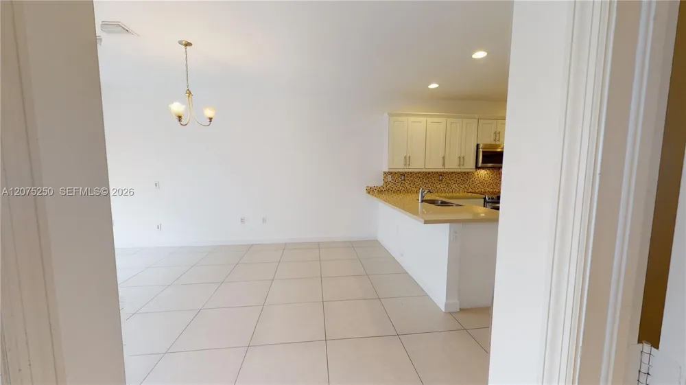 10428 NW 61st St Doral, FL 33178