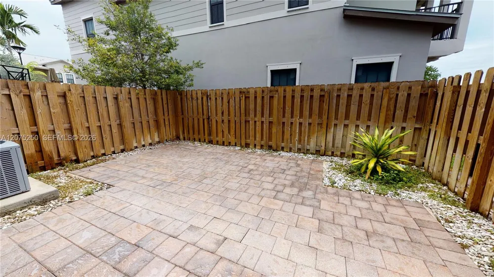 10428 NW 61st St Doral, FL 33178