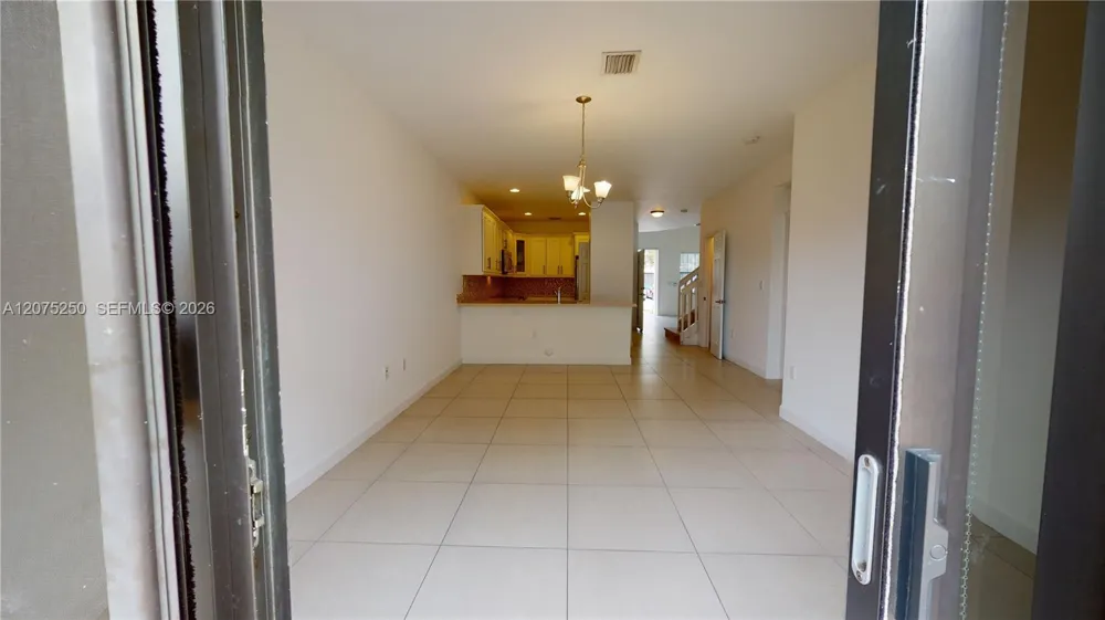 10428 NW 61st St Doral, FL 33178