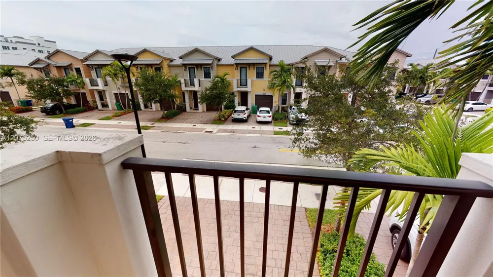 10428 NW 61st St Doral, FL 33178