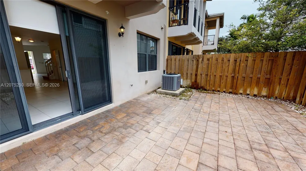 10428 NW 61st St Doral, FL 33178