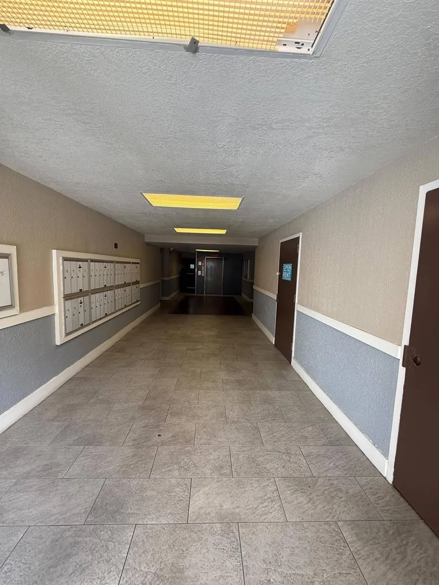 482 NW 165TH ST ROAD #A-301 Miami, FL 33169