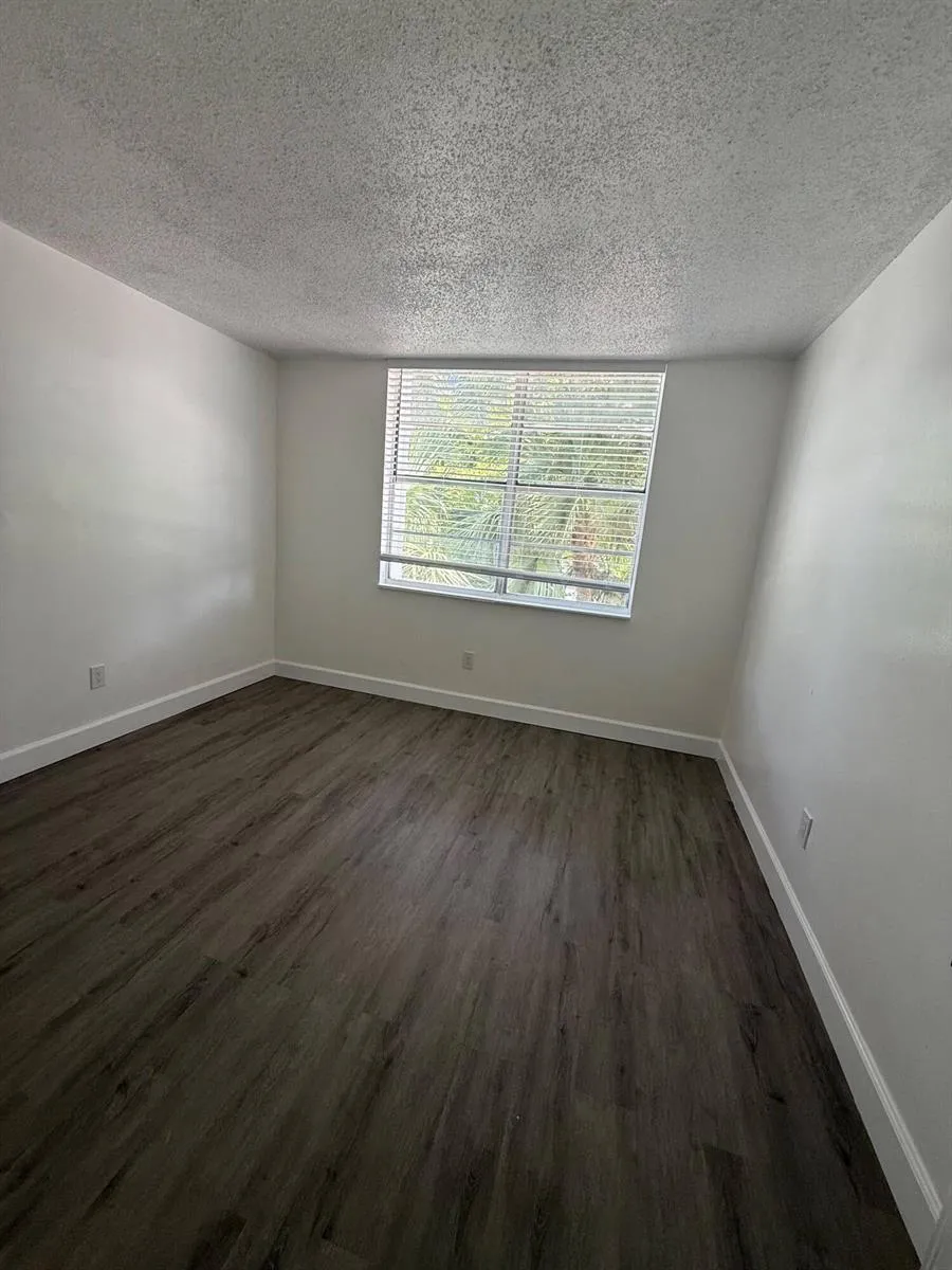 482 NW 165TH ST ROAD #A-301 Miami, FL 33169