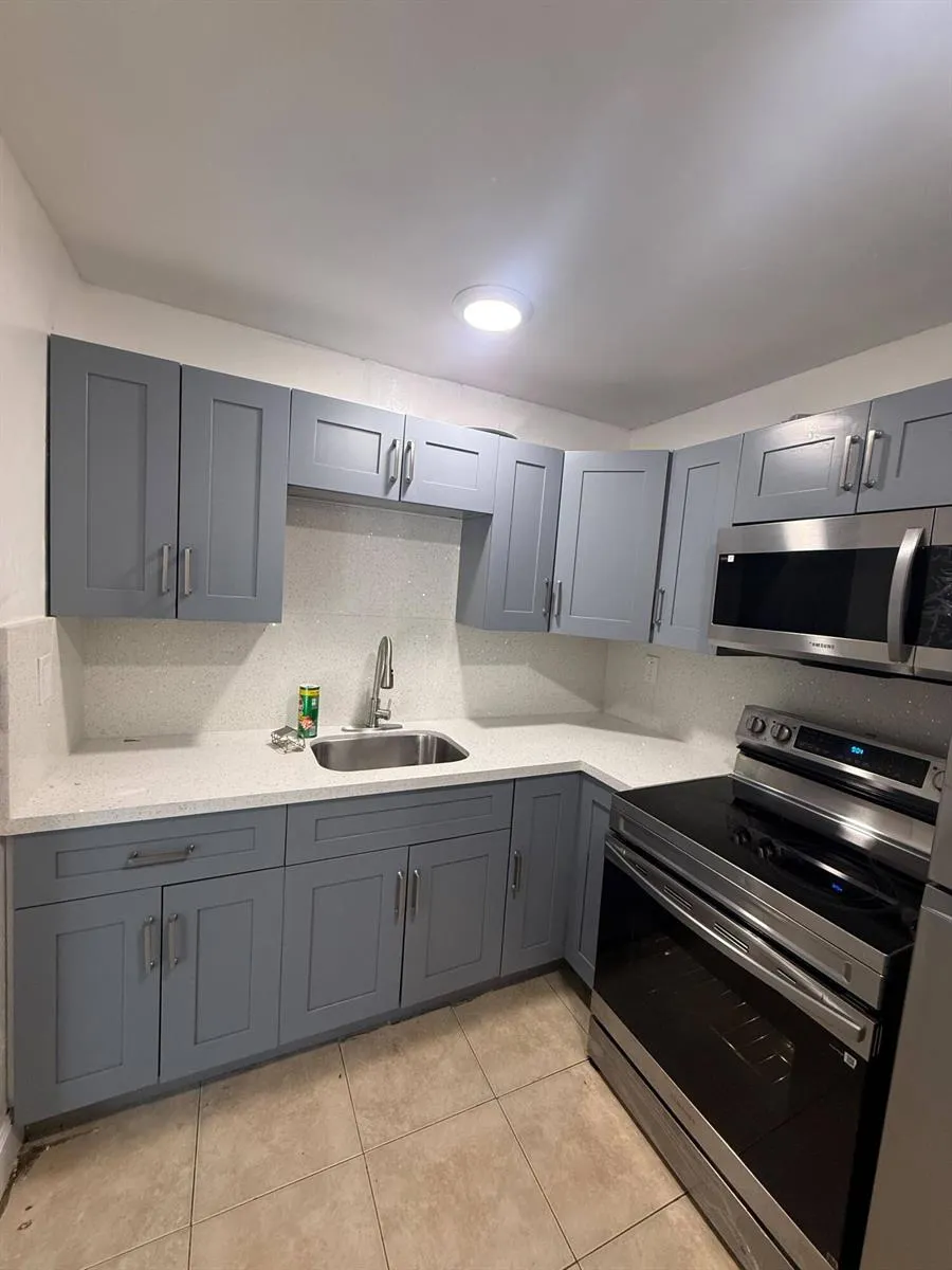 482 NW 165TH ST ROAD #A-301 Miami, FL 33169