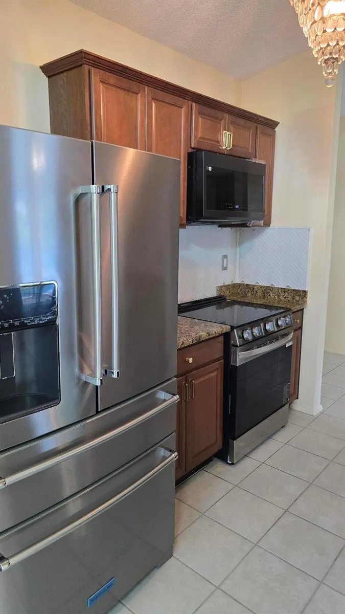 118 CAMBRIDGE LANE Royal Palm Beach, FL 33411