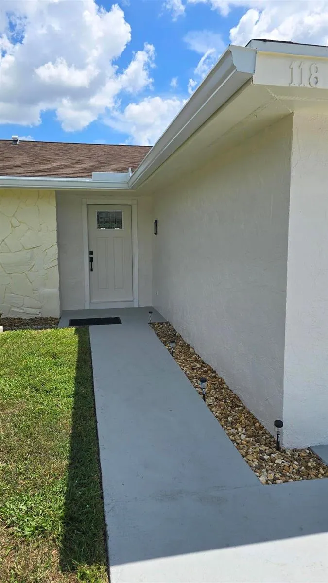118 CAMBRIDGE LANE Royal Palm Beach, FL 33411